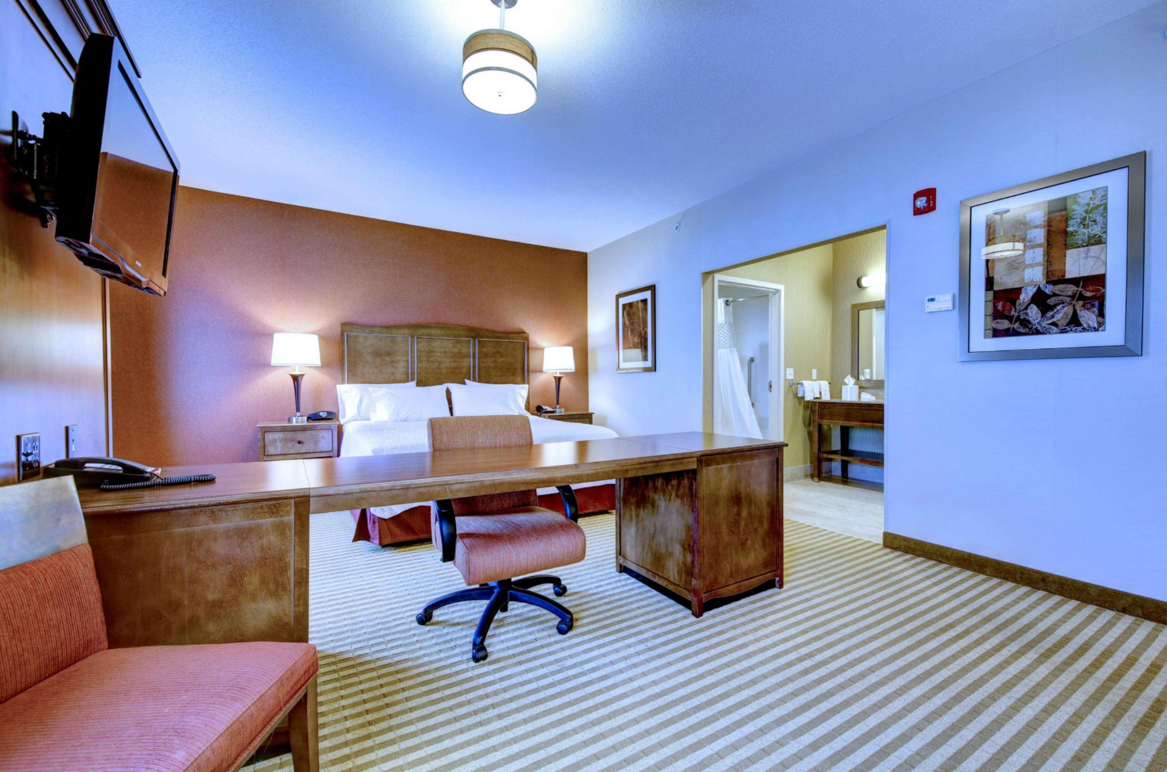 Hampton Inn&suites Hotel