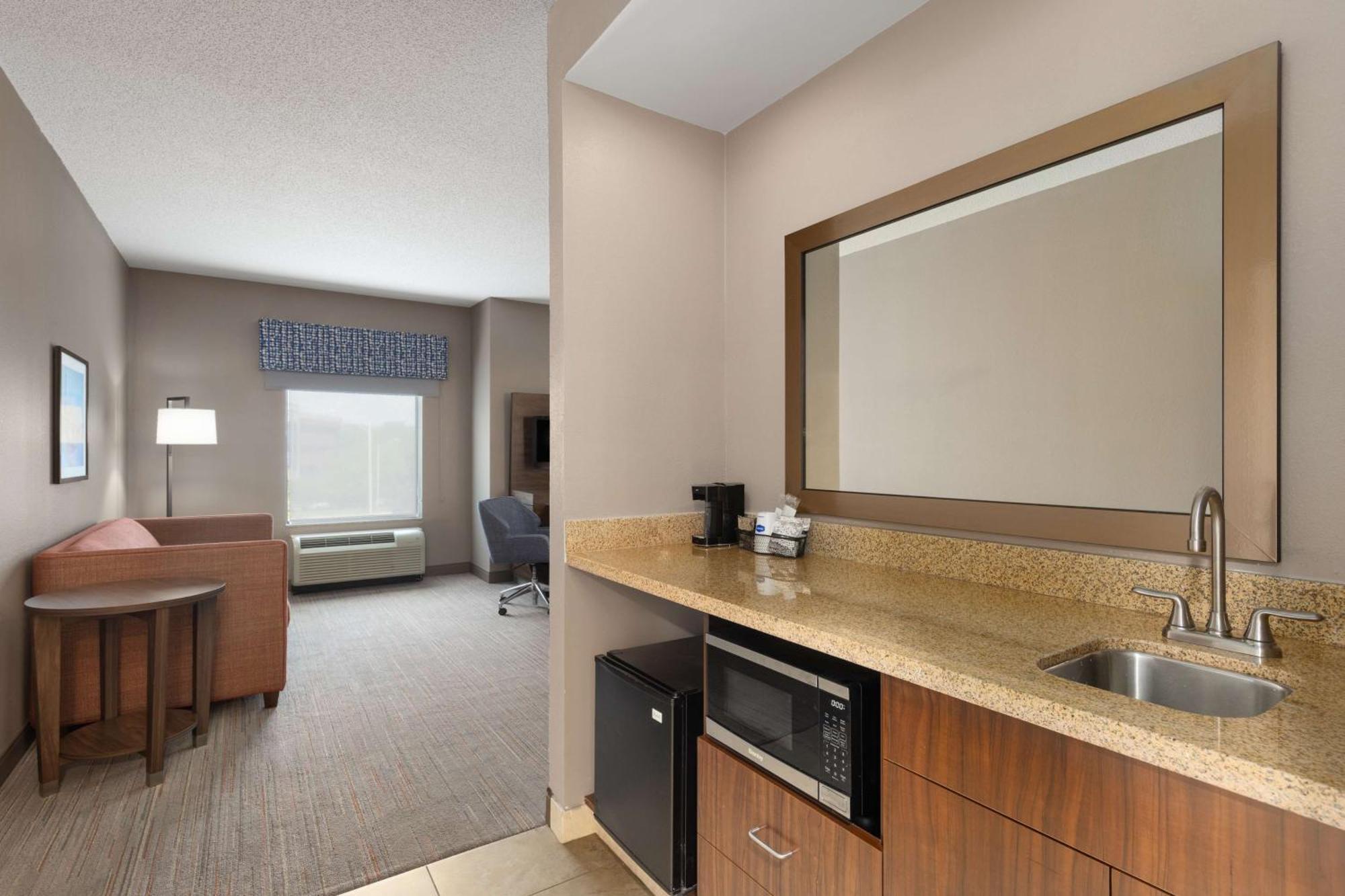 Hampton Inn&suites Hotel 3*
