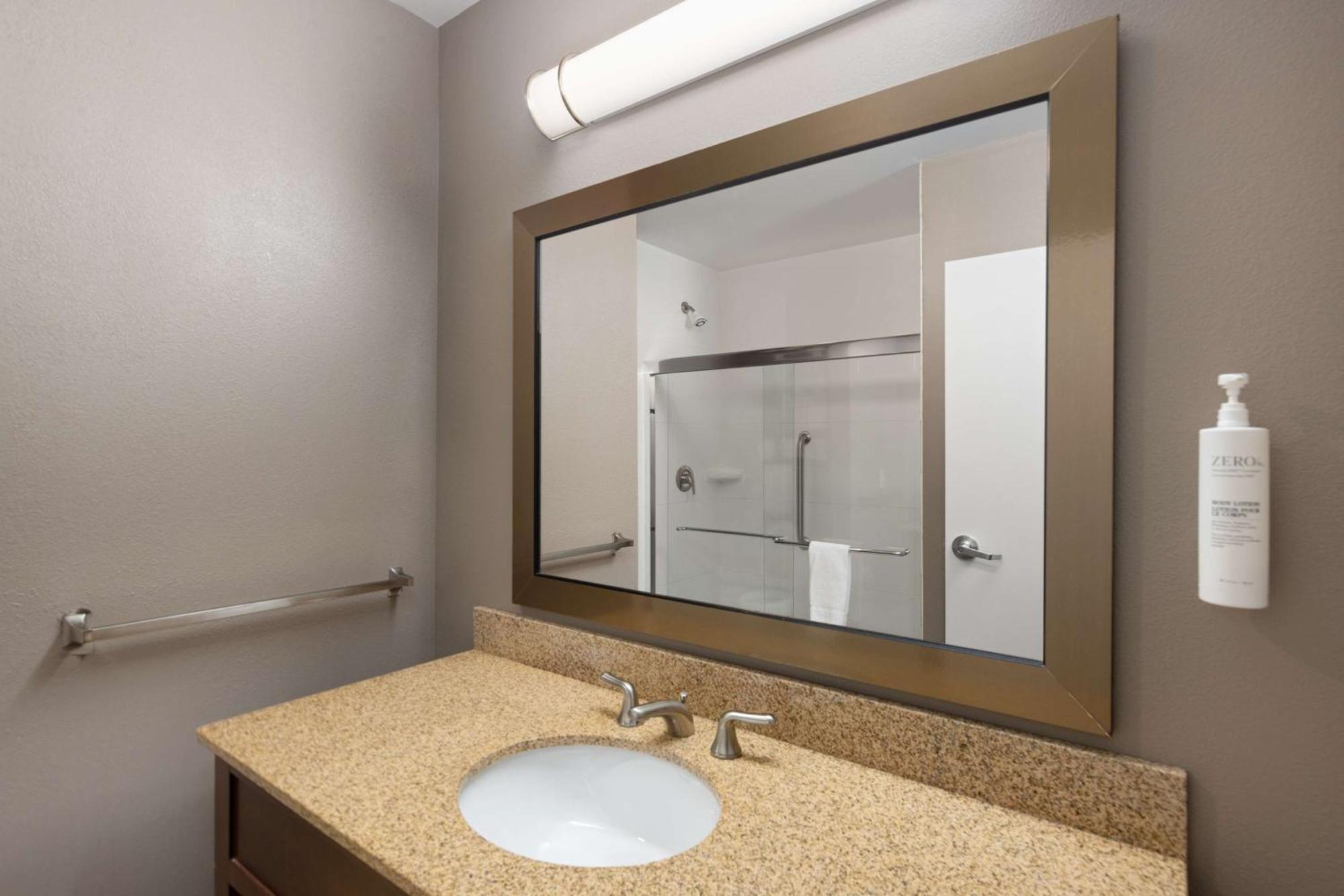 Hampton Inn&suites 3*