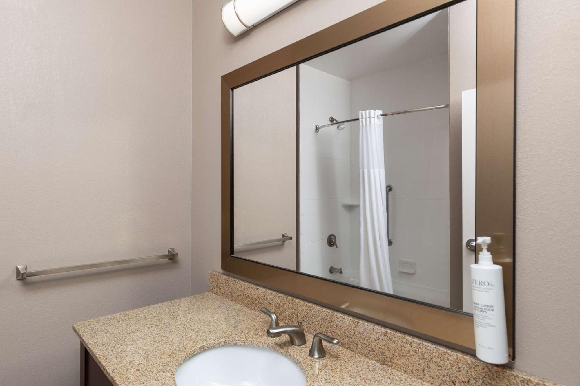 Hampton Inn&suites Hotel